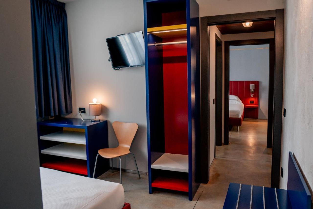 K Modern Hotel Пескьера-дель-Гарда Экстерьер фото