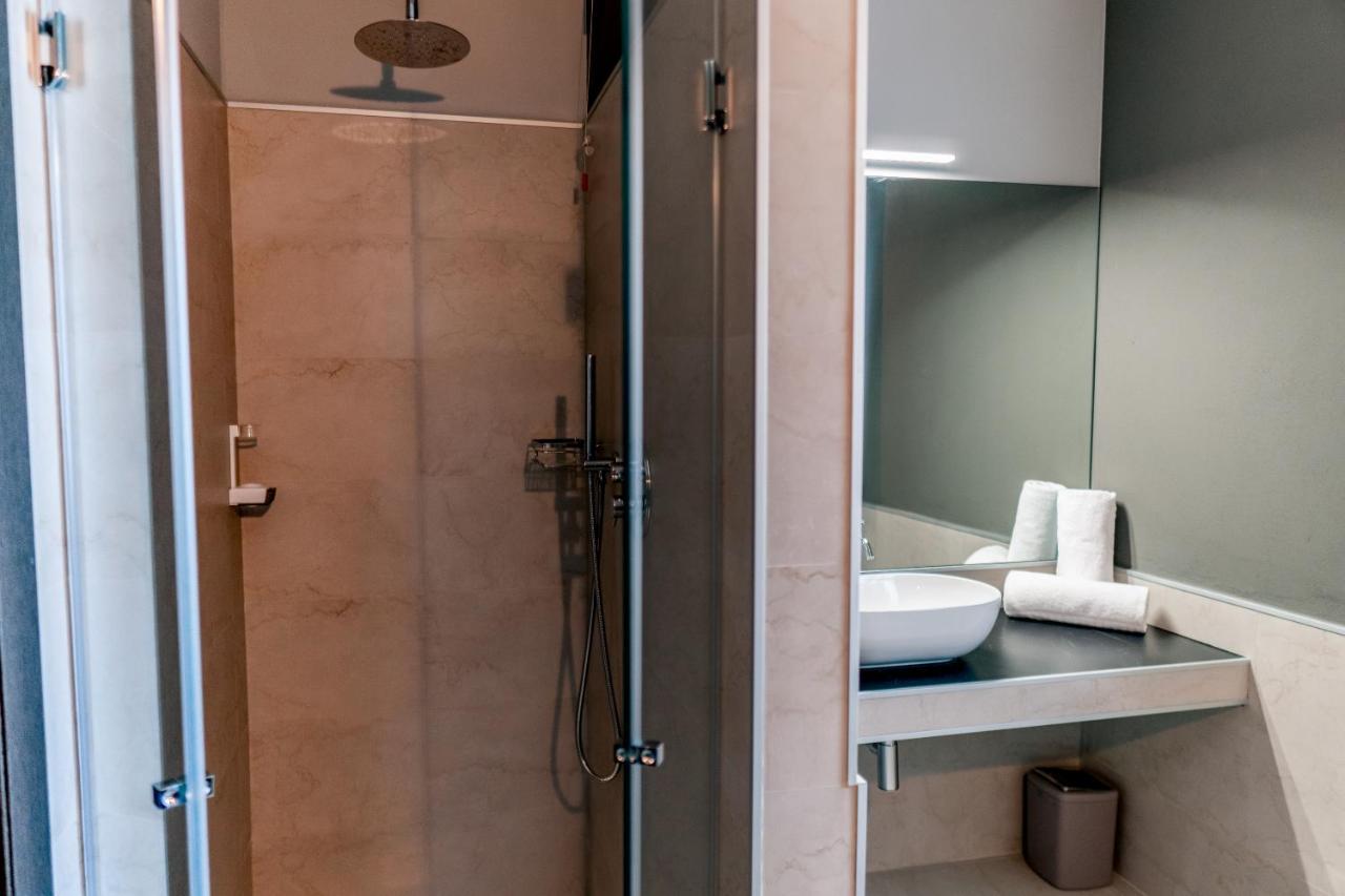 K Modern Hotel Пескьера-дель-Гарда Экстерьер фото